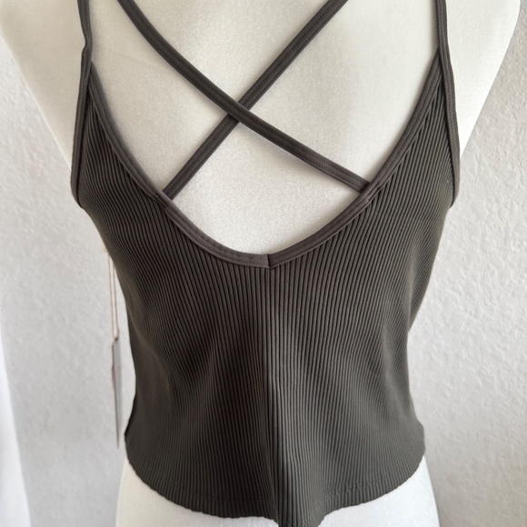 NWT Vuori Rib Crop Tank Ribbed Oregano Strappy Women's Size XL A - Picture 5 of 7